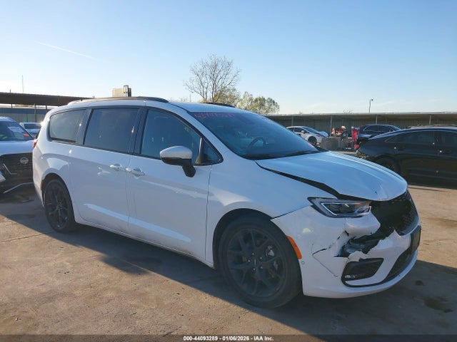 Auction sale of the 2023 Chrysler Pacifica Touring L, vin: 2C4RC1BG7PR629382, lot number: 44093289