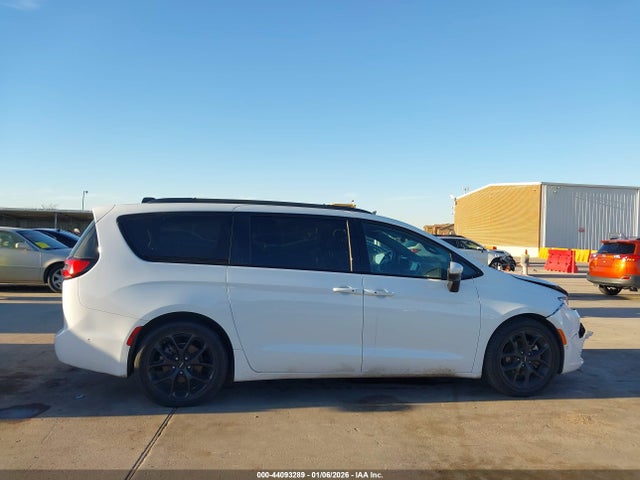 Auction sale of the 2023 Chrysler Pacifica Touring L, vin: 2C4RC1BG7PR629382, lot number: 44093289