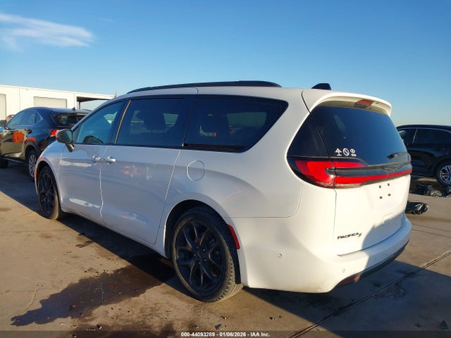 Auction sale of the 2023 Chrysler Pacifica Touring L, vin: 2C4RC1BG7PR629382, lot number: 44093289