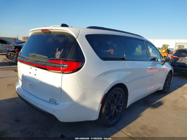 Auction sale of the 2023 Chrysler Pacifica Touring L, vin: 2C4RC1BG7PR629382, lot number: 44093289