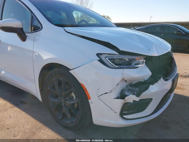 Auction sale of the 2023 Chrysler Pacifica Touring L, vin: 2C4RC1BG7PR629382, lot number: 44093289