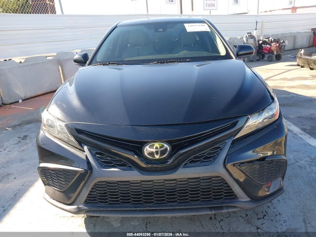 4T1G11AK1MU427165 Toyota CAMRY SE