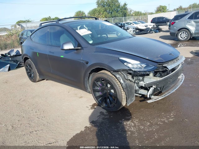 2021 TESLA MODEL Y 5YJYGDEE5MF144113 Photo 0