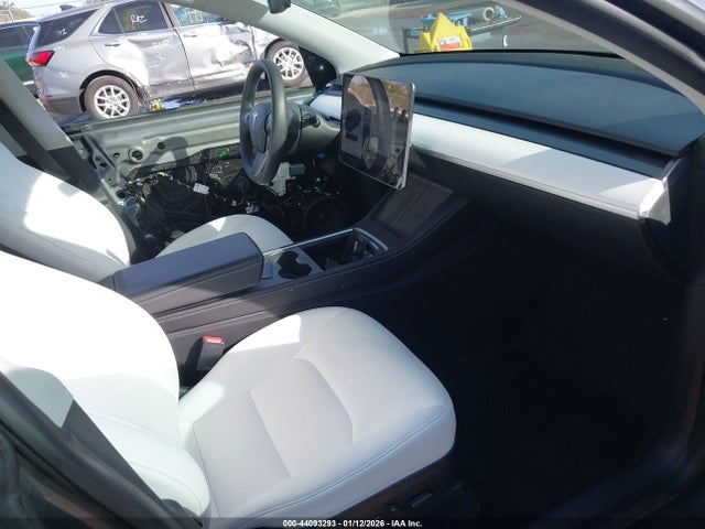2021 TESLA MODEL Y 5YJYGDEE5MF144113 Photo 4