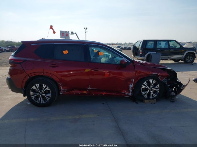 5N1AT3BA4MC783598 Nissan Rogue Sv Fwd