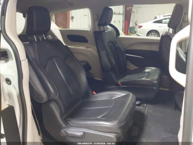 2023 CHRYSLER PACIFICA HYBRID 2C4RC1L70PR541045 Photo 7