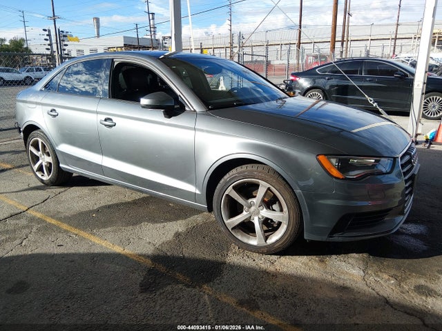 2015 AUDI A3 WAUACGFF2F1034053 Photo 0