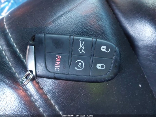 2018 CHRYSLER 300 2C3CCABT6JH201677 Photo 10