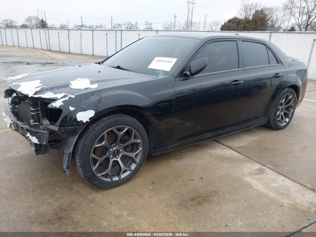 2018 CHRYSLER 300 2C3CCABT6JH201677 Photo 1