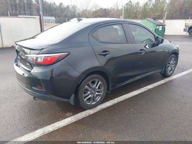 3MYDLBYV1KY507990 Toyota Yaris Xle