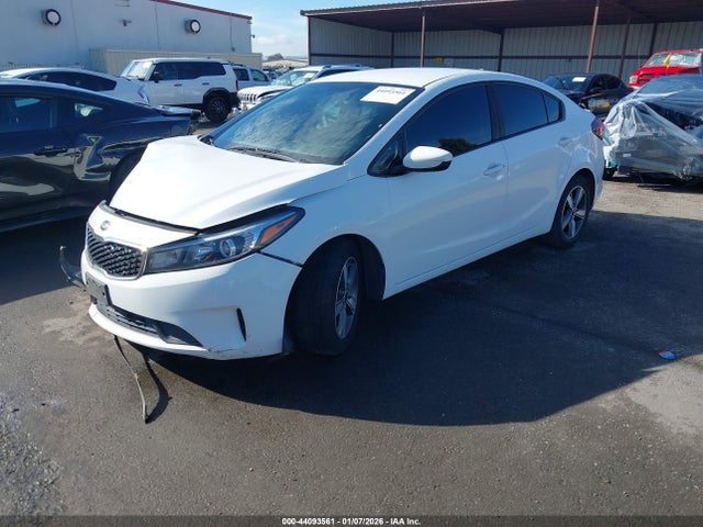 KIA FORTE S 2018 3KPFL4A71JE246794 Image 2