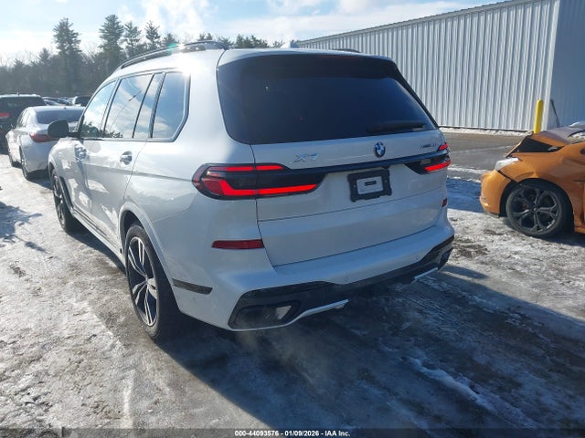 2025 BMW X7 5UX23EM03S9Z64550 Photo 2