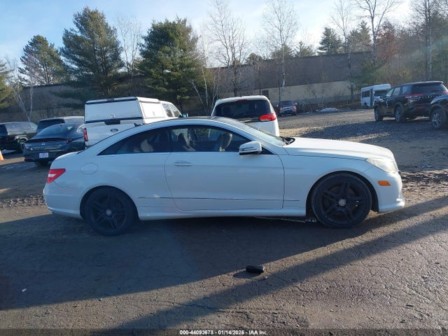 44093678 :رقم المزاد ، WDDKJ7CB1BF095654 vin ، 2011 Mercedes-benz E 550 مزاد بيع