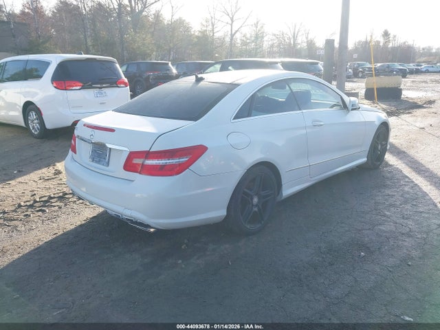 2011 MERCEDES-BENZ E 550 WDDKJ7CB1BF095654 Photo 3