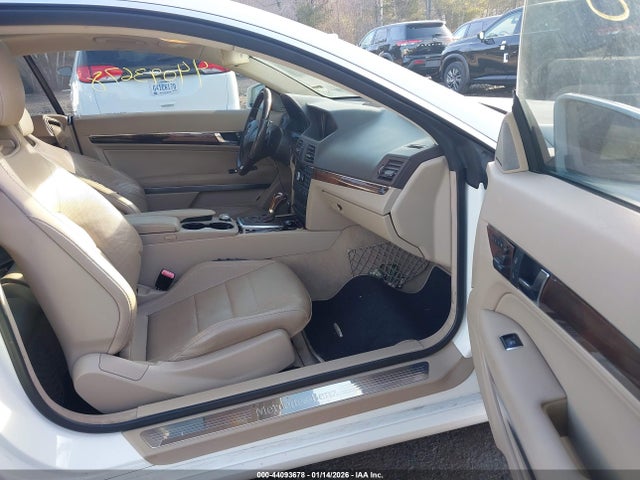 2011 MERCEDES-BENZ E 550 WDDKJ7CB1BF095654 Photo 4