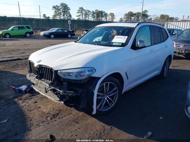 2018 BMW X3 5UXTS3C5XJ0Y98400 Photo 1