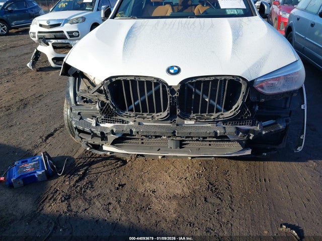 2018 BMW X3 5UXTS3C5XJ0Y98400 Photo 5
