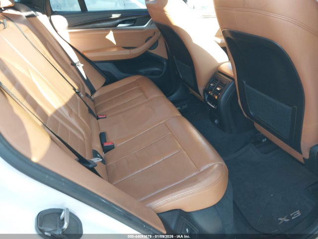 2018 BMW X3 5UXTS3C5XJ0Y98400 Photo 7