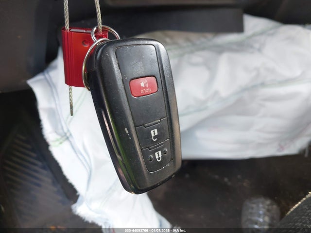 2022 TOYOTA PRIUS JTDKAMFU3N3184654 Photo 10