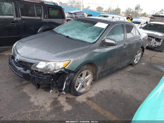 4T1BD1FK5EU120416 Toyota Camry Hybrid Se Limited Edition