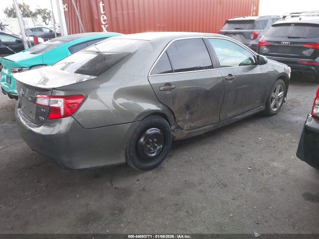 4T1BD1FK5EU120416 Toyota Camry Hybrid Se Limited Edition