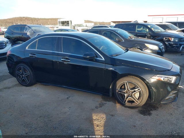 44093778 :رقم المزاد ، W1K3G5BB0MJ285387 vin ، 2021 Mercedes-benz Amg A 35 4matic مزاد بيع