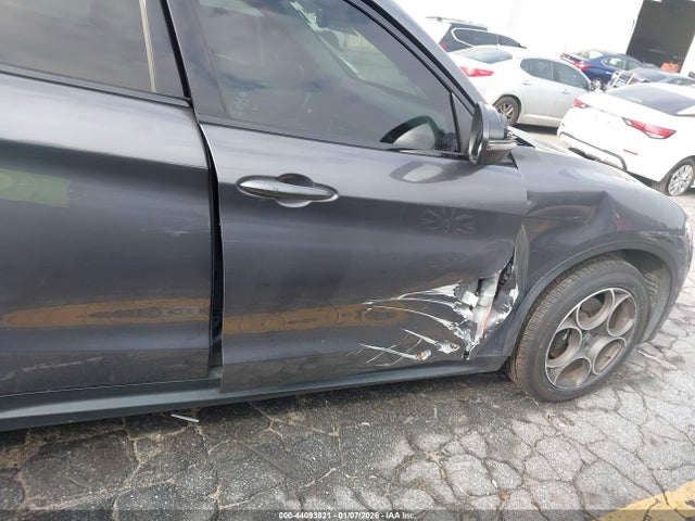 2018 ALFA ROMEO STELVIO ZASFAKPN1J7B68413 Photo 5