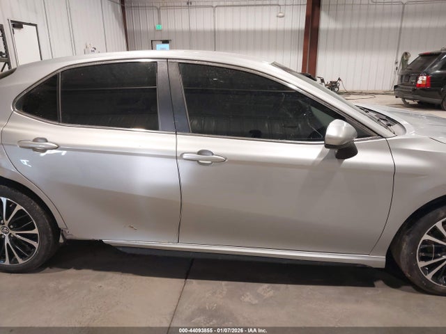 4T1B11HK3JU620722 Toyota CAMRY SE