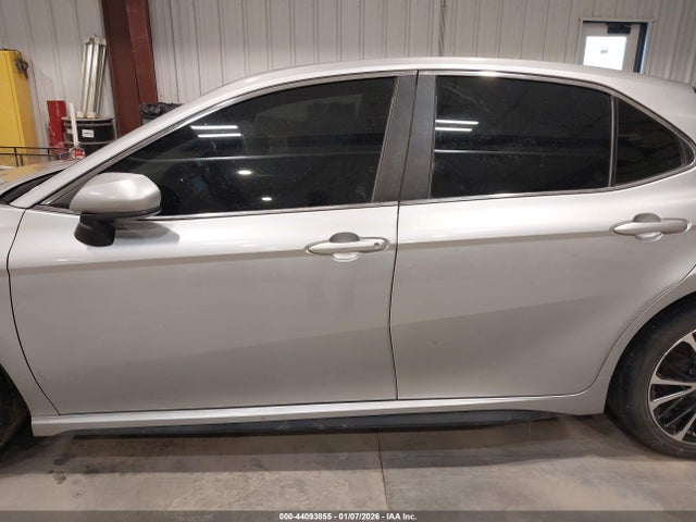 4T1B11HK3JU620722 Toyota CAMRY SE