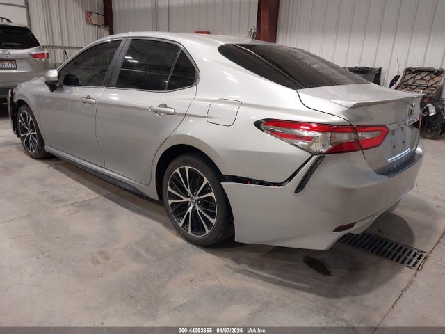 4T1B11HK3JU620722 Toyota CAMRY SE