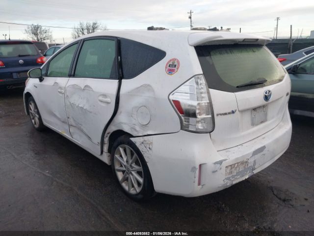 2014 TOYOTA PRIUS V JTDZN3EU8EJ007432 Photo 2