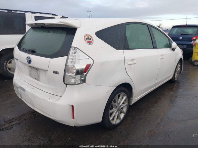 2014 TOYOTA PRIUS V JTDZN3EU8EJ007432 Photo 3