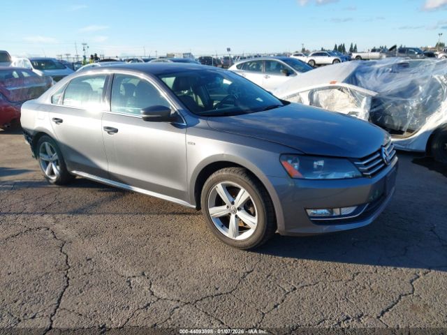 2015 VOLKSWAGEN PASSAT 1VWAT7A30FC122990
