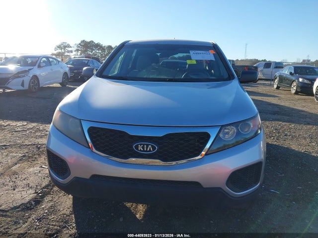 44093923 :رقم المزاد ، 5XYKT3A10BG153015 vin ، 2011 Kia Sorento مزاد بيع