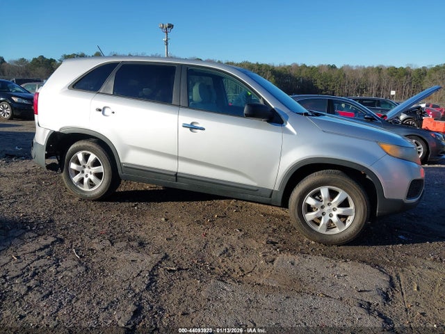 44093923 :رقم المزاد ، 5XYKT3A10BG153015 vin ، 2011 Kia Sorento مزاد بيع
