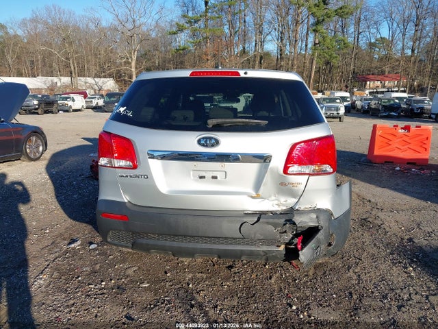 44093923 :رقم المزاد ، 5XYKT3A10BG153015 vin ، 2011 Kia Sorento مزاد بيع