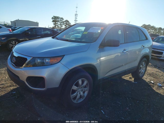 44093923 :رقم المزاد ، 5XYKT3A10BG153015 vin ، 2011 Kia Sorento مزاد بيع