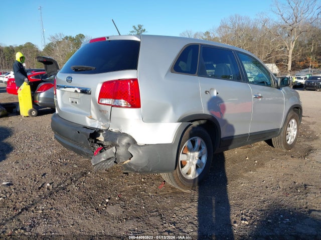 44093923 :رقم المزاد ، 5XYKT3A10BG153015 vin ، 2011 Kia Sorento مزاد بيع