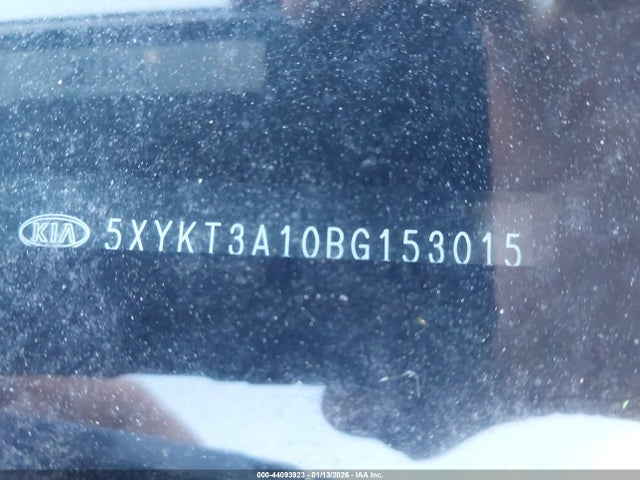 44093923 :رقم المزاد ، 5XYKT3A10BG153015 vin ، 2011 Kia Sorento مزاد بيع