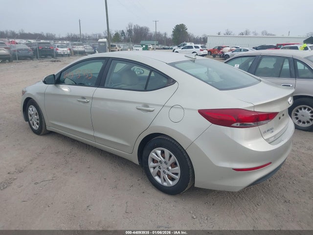 5NPD74LF2HH151053 Hyundai ELANTRA SE