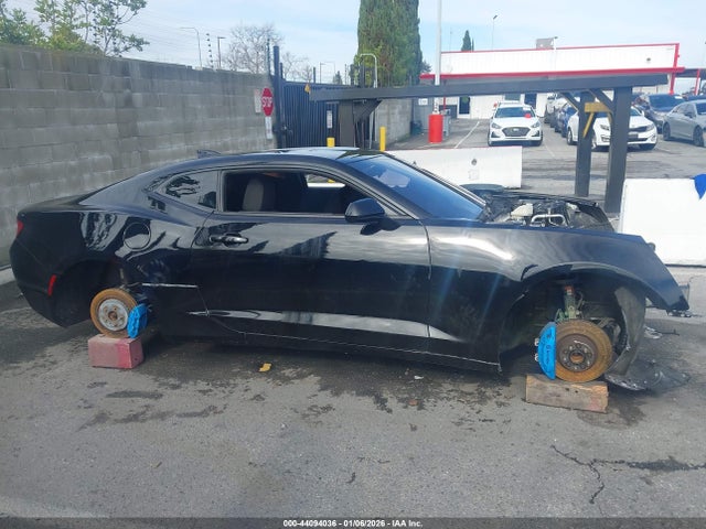 1G1FE1R71J0176695 Chevrolet Camaro 1ss