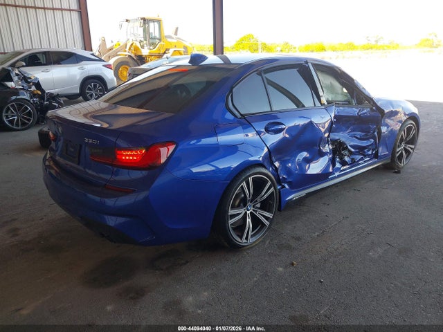 2021 BMW 330I 3MW5R1J04M8C12392 Photo 3