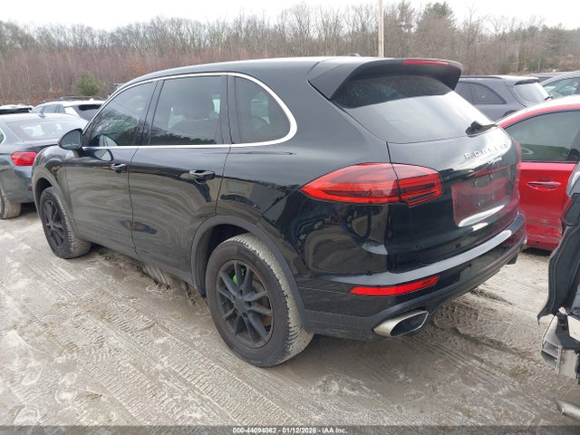 2016 PORSCHE CAYENNE WP1AA2A27GKA11085 Photo 2