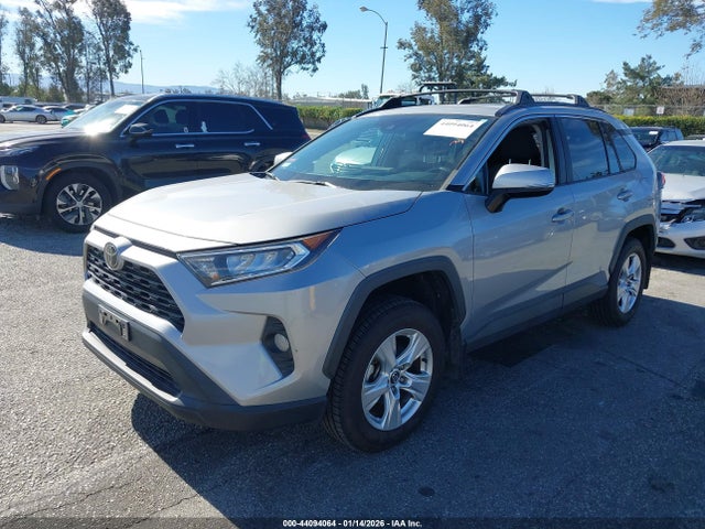 Toyota Rav4 Xle 2020 2T3W1RFV4LW060734 Image 2