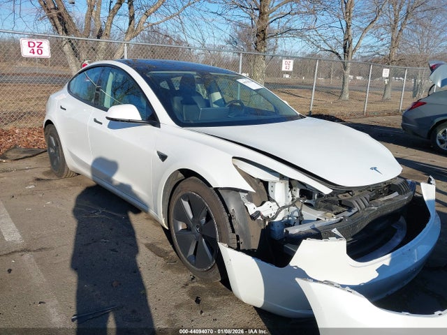 2022 TESLA MODEL 3 5YJ3E1EB8NF182456 Photo 0