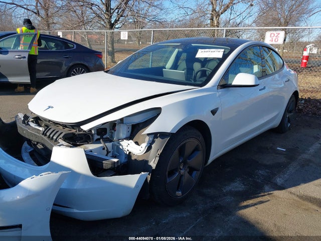 2022 TESLA MODEL 3 5YJ3E1EB8NF182456 Photo 1