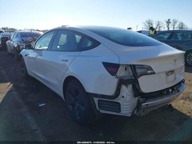 2022 TESLA MODEL 3 5YJ3E1EB8NF182456 Photo 2