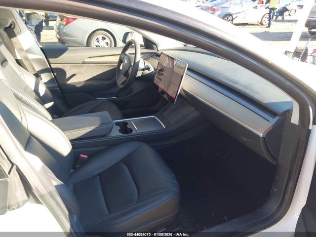 2022 TESLA MODEL 3 5YJ3E1EB8NF182456 Photo 4