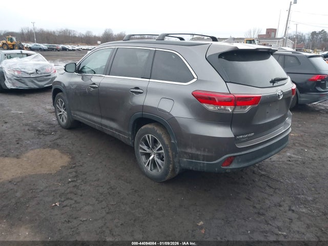2017 TOYOTA HIGHLANDER 5TDJZRFH5HS446066 Photo 2