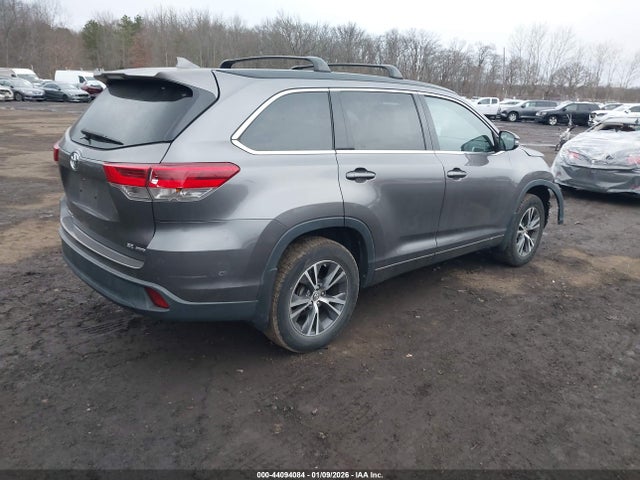 2017 TOYOTA HIGHLANDER 5TDJZRFH5HS446066 Photo 3